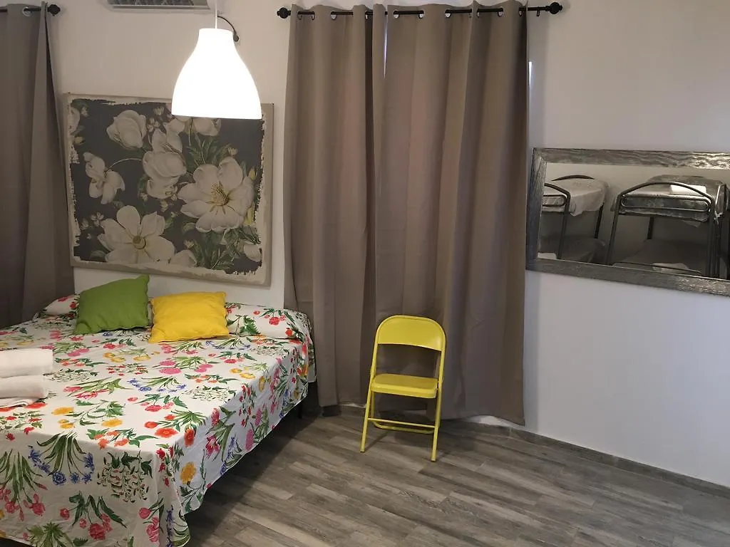 Cortina Del Muelle 21 Hotel Malaga Guest house